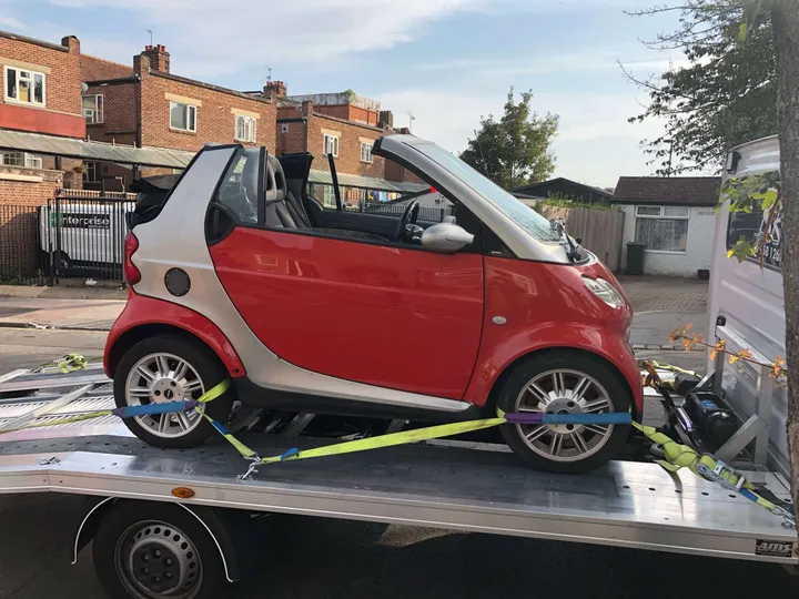 Vehicle recovery truck operating in London